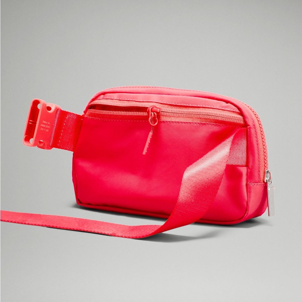 NWT Lululemon Belt Bag - Picture 10 of 16
